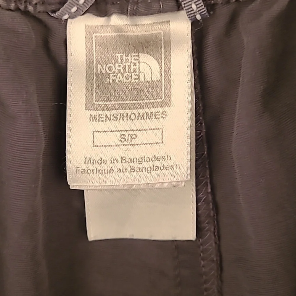 THE NORTH FACE Faded Grey Buckle Sz S Mens‎ Cargo Athletic Hiking Shorts